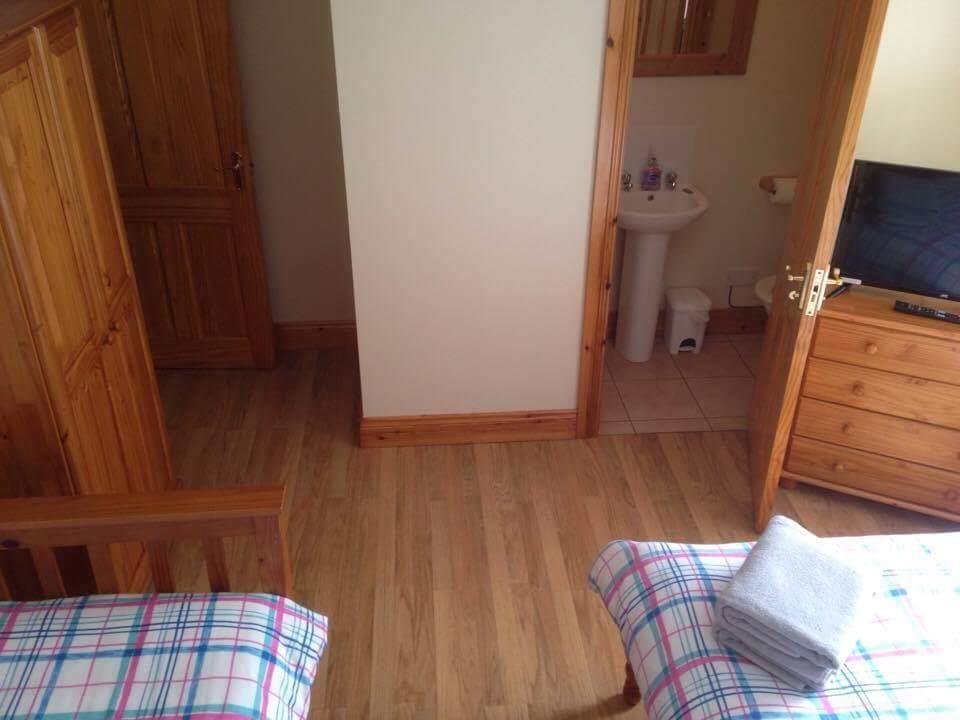 Tara House Bed & Breakfast Ballycastle Eksteriør bilde